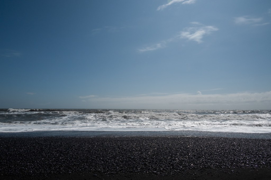 The black sand beach and ocean in Vik, Iceland